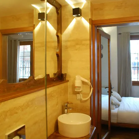 Ibri Hotell