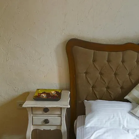 Ibri Hotell 3*